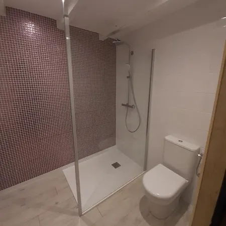 招待所 La Girardiere Le Busseau